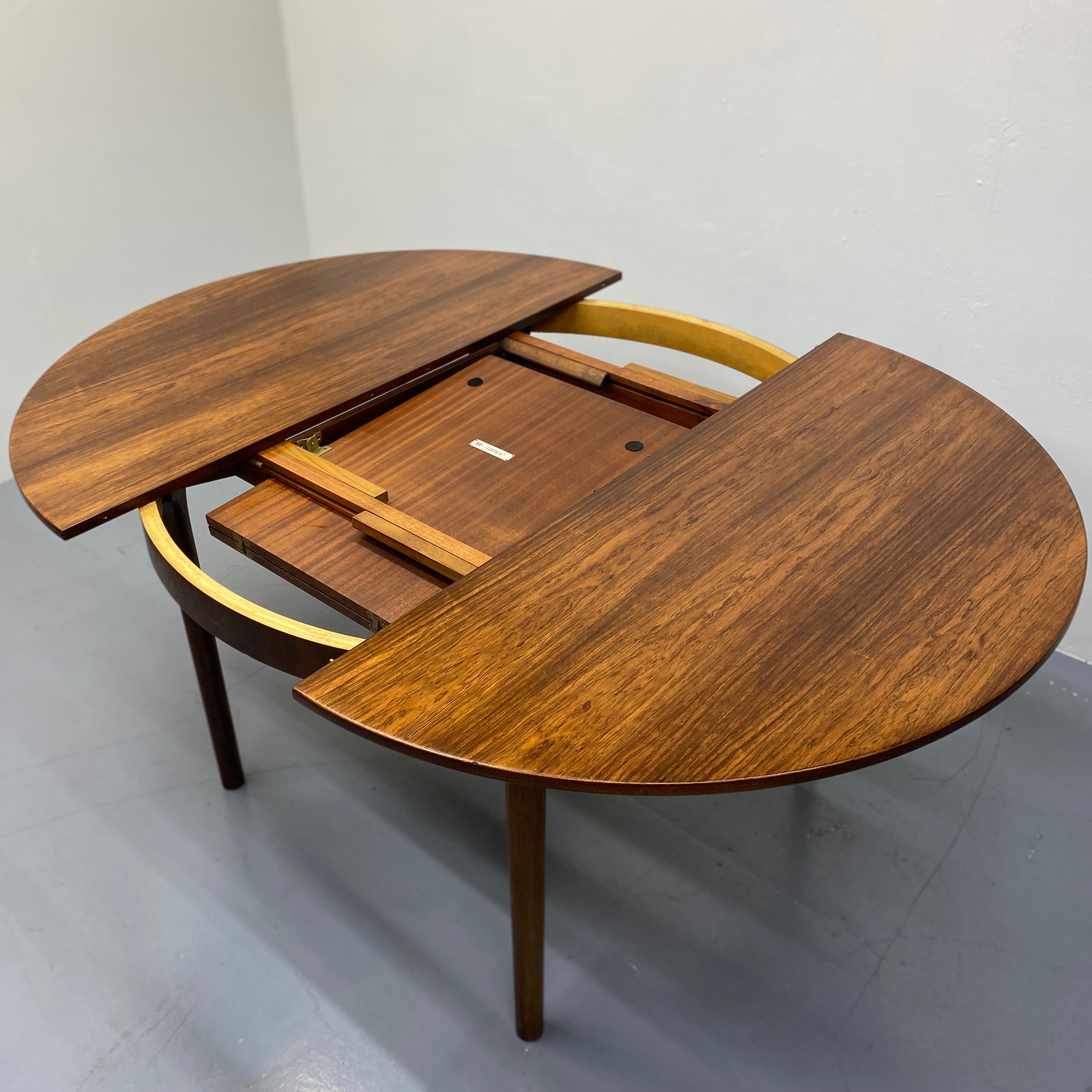 Extendable Dining Table