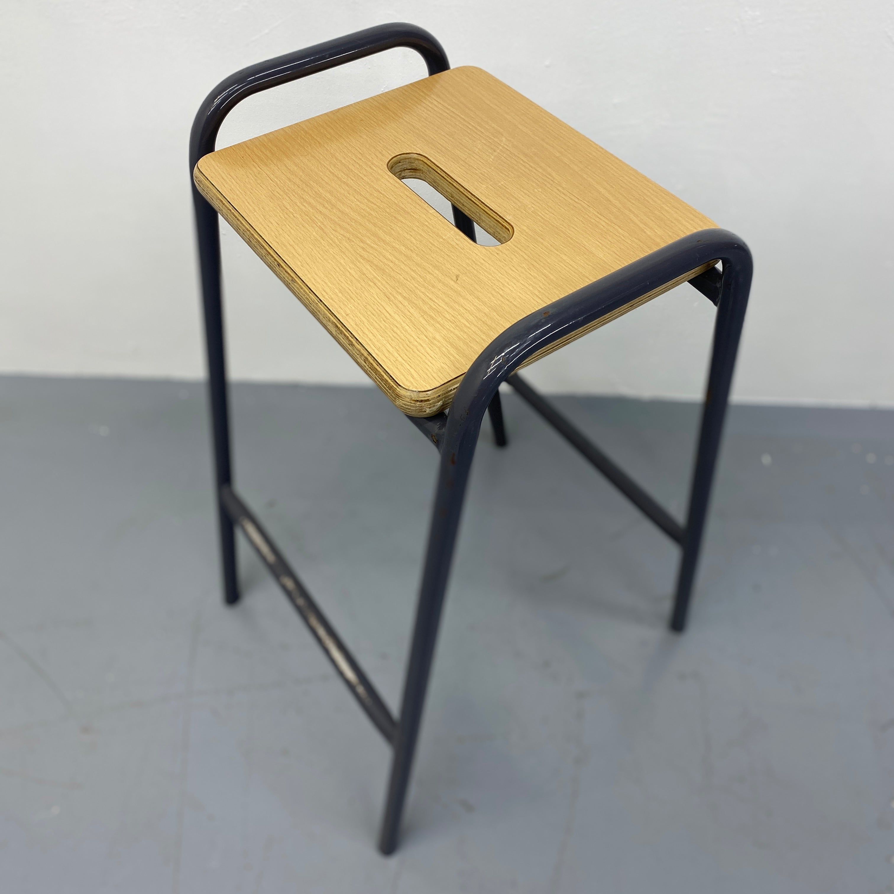 STEEL LAB STOOL