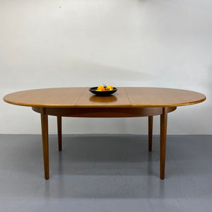 EXTENDED dINING tABLE