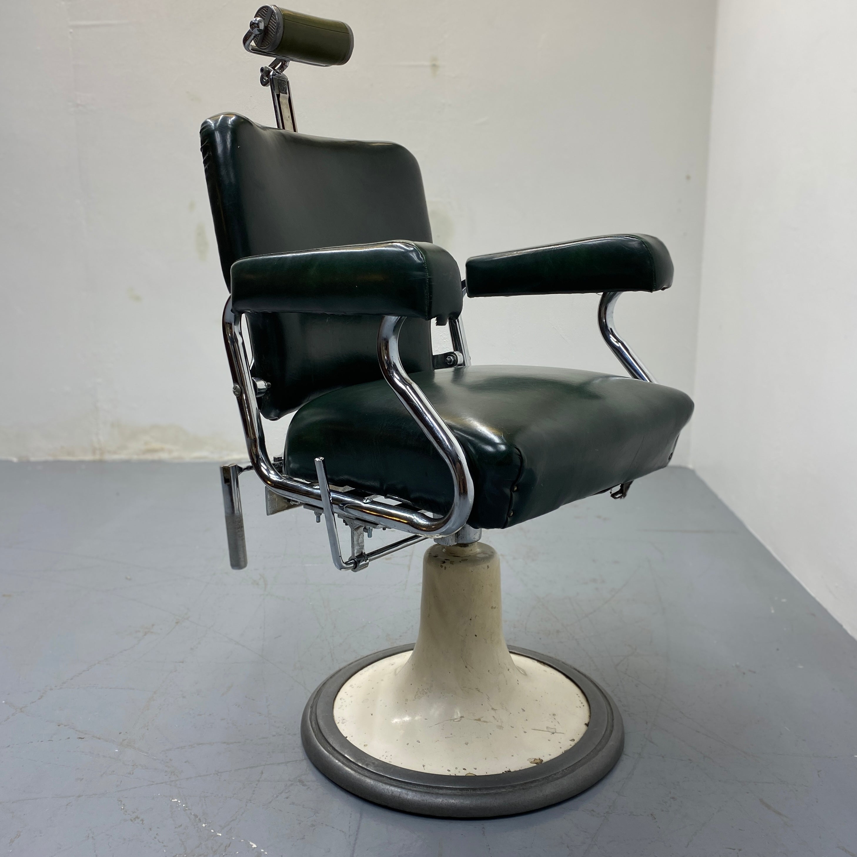 Enamel Base Barbers Chair