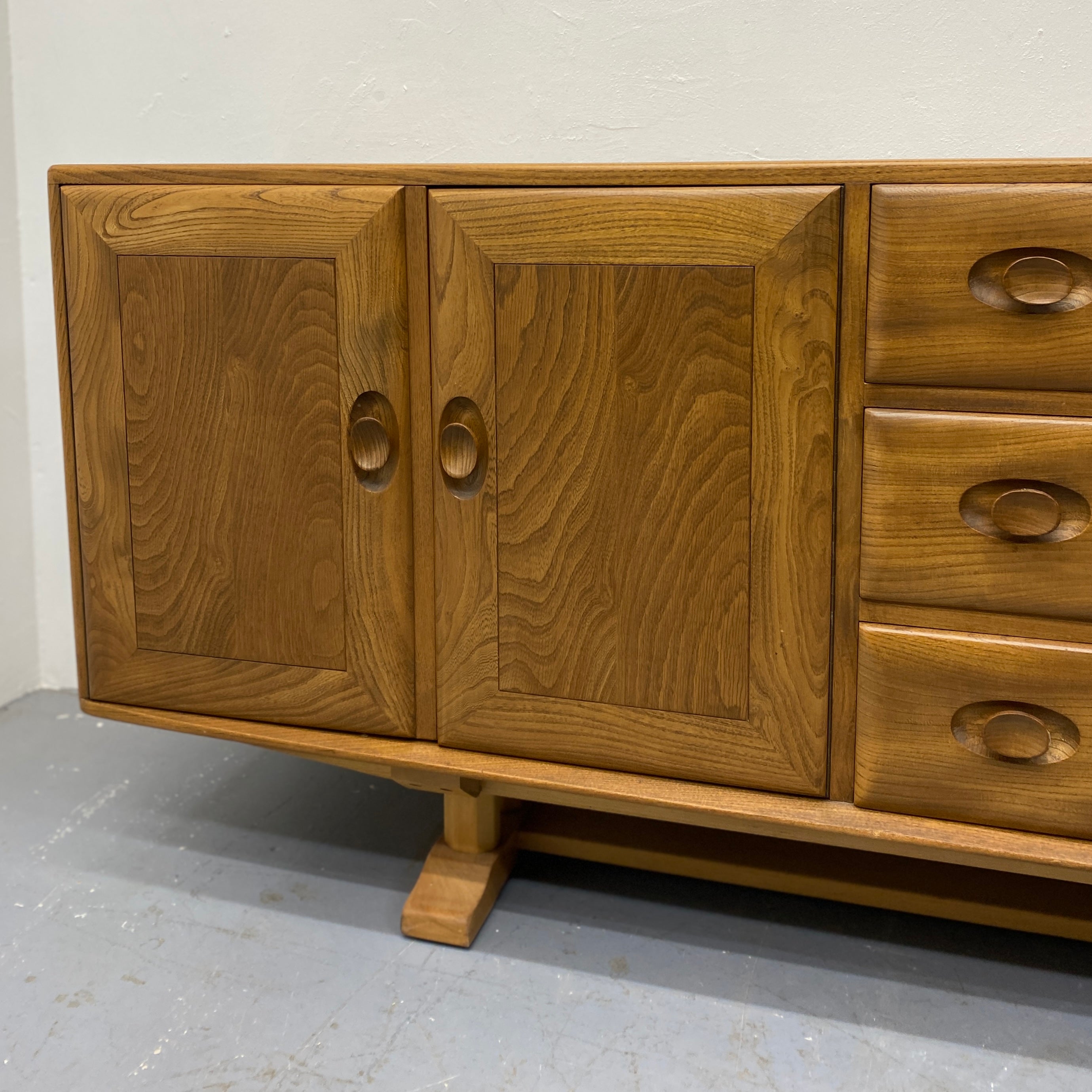 Rare Ercol Grand Windsor 595 Long Beech Elm Sideboard Pool