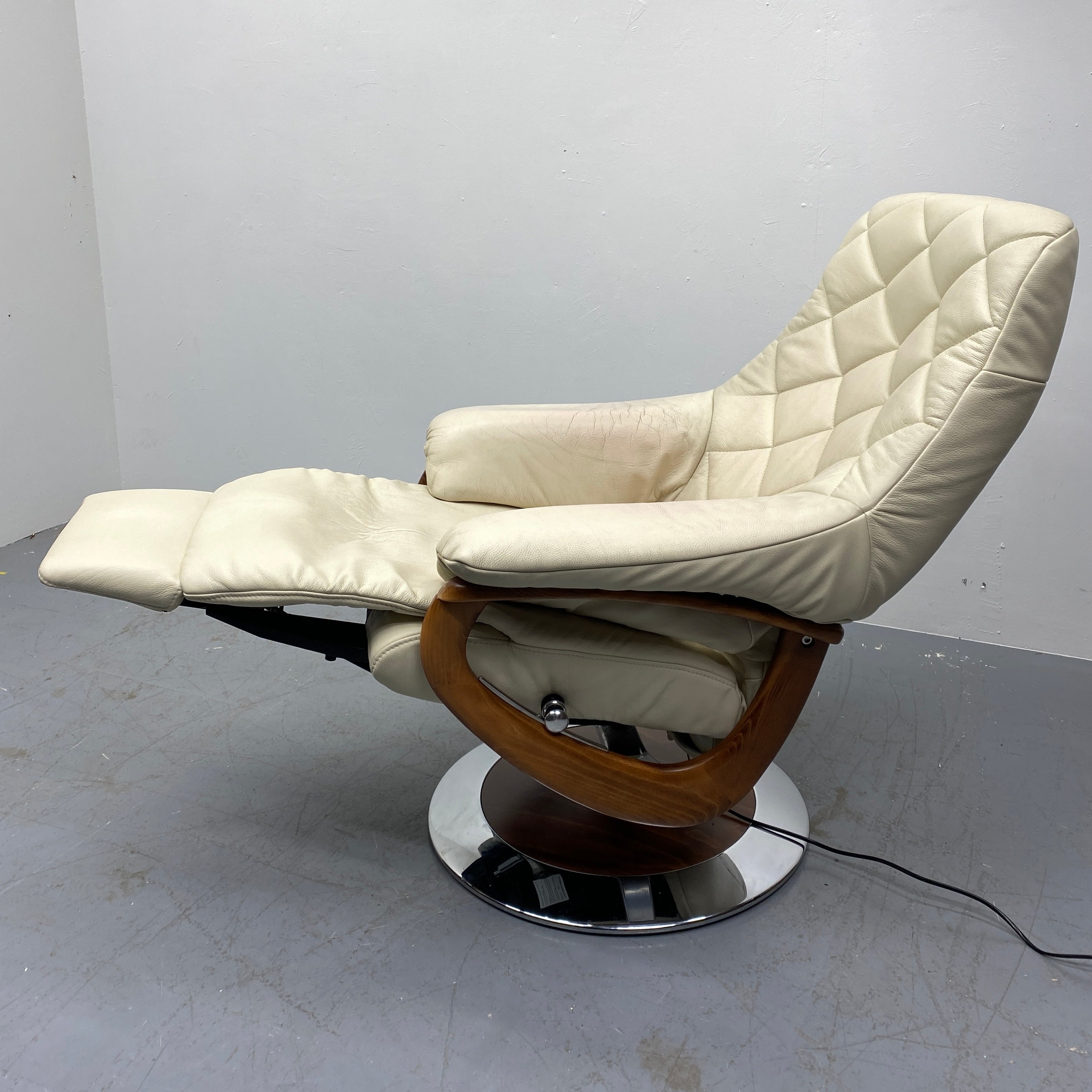 Reclined Chair Leather
