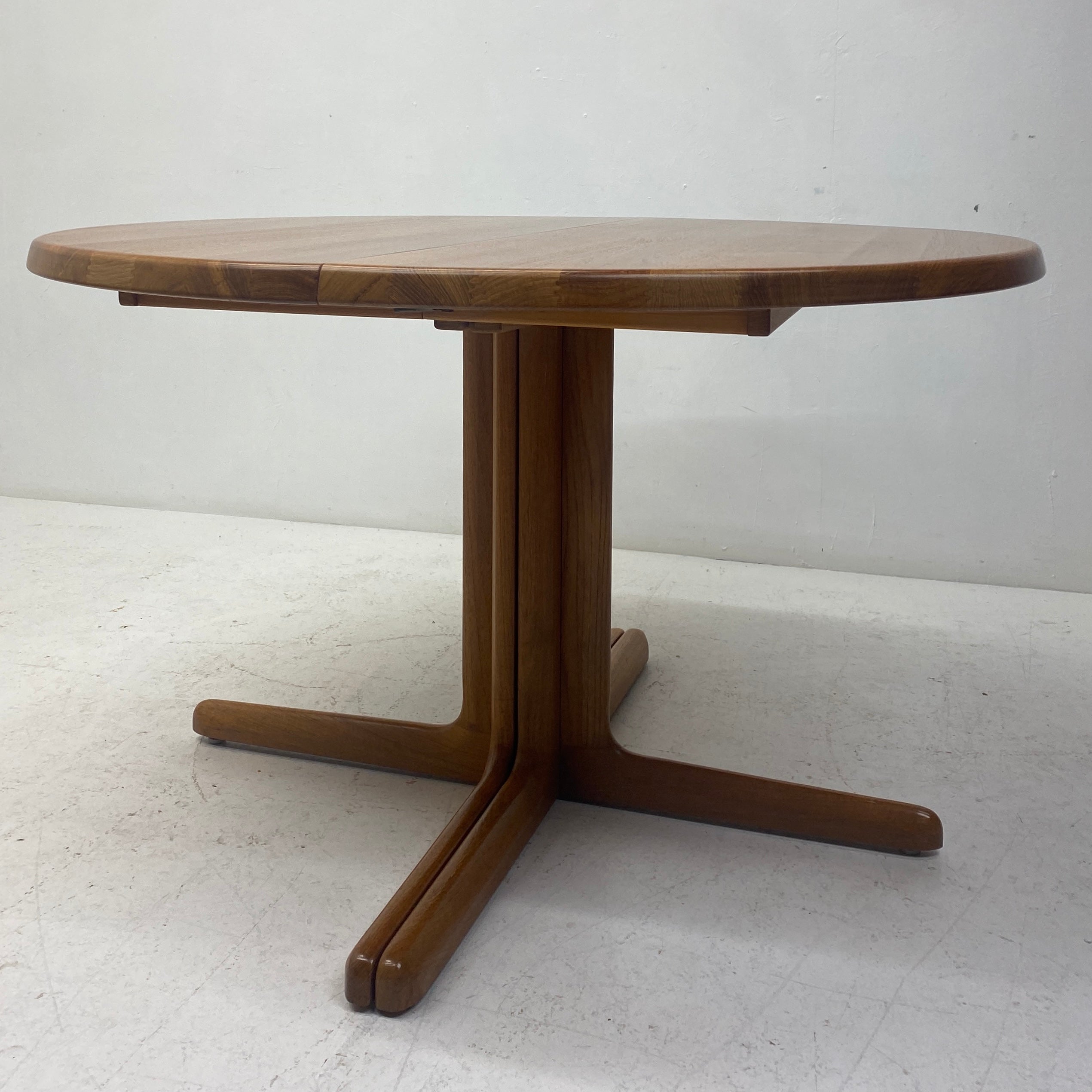 Pedestal Legs Niels Moller Dining Table Extendable
