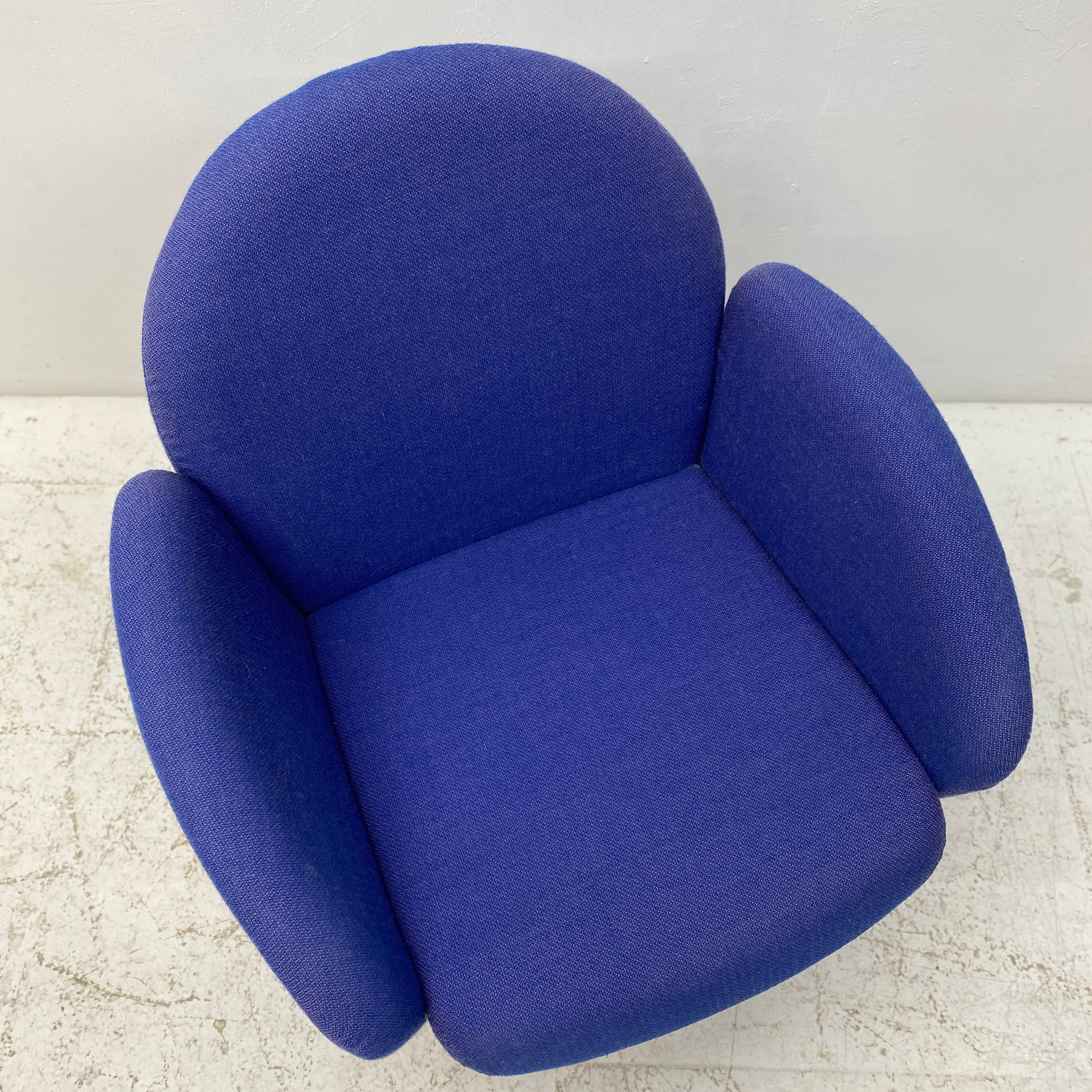 Retro Seat Scandinavian Swivel Chair Blue