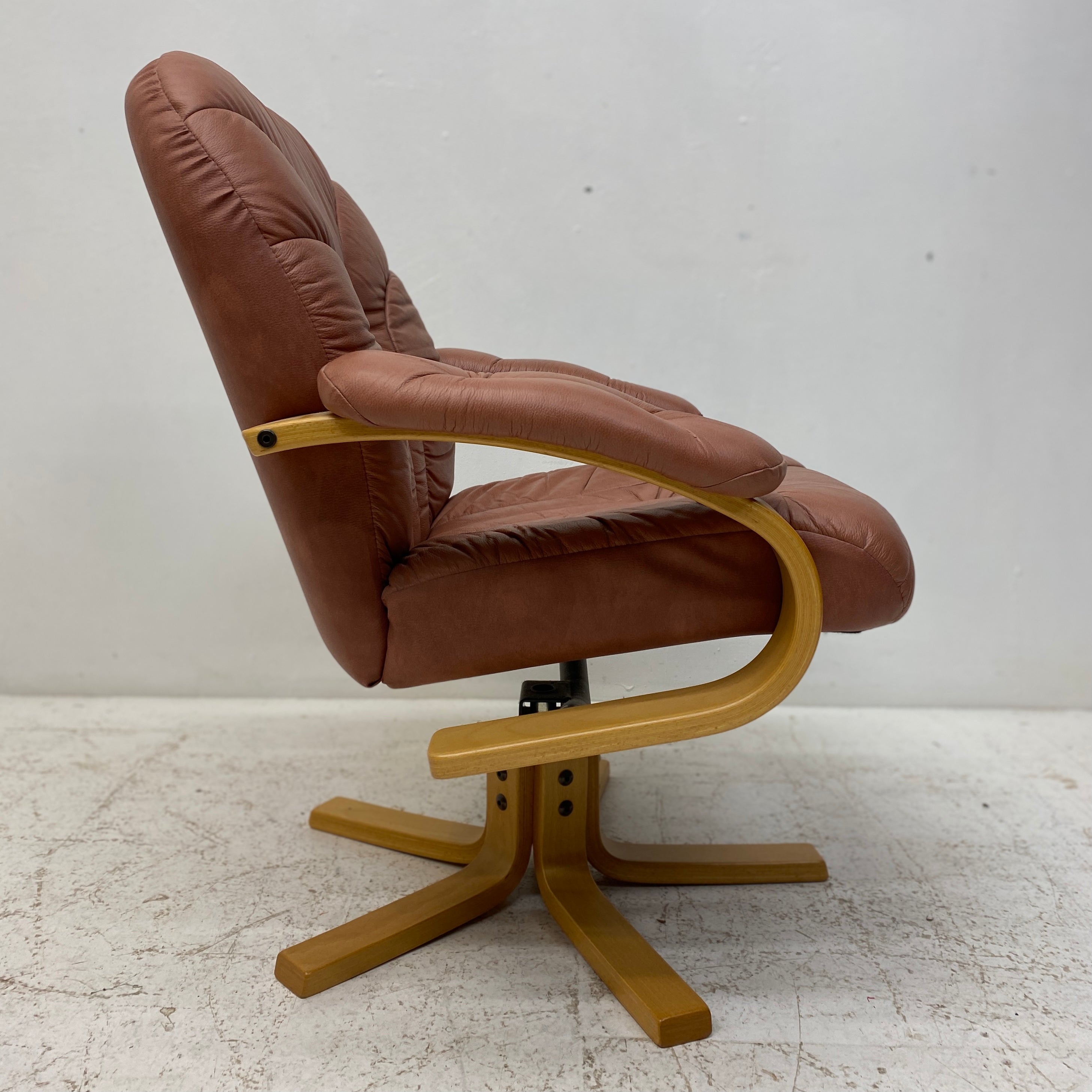 Bentwood Arms Lounge Chair