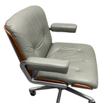 Load image into Gallery viewer, Buttoned Leather Giroflex Pasal Chair Leather Office
