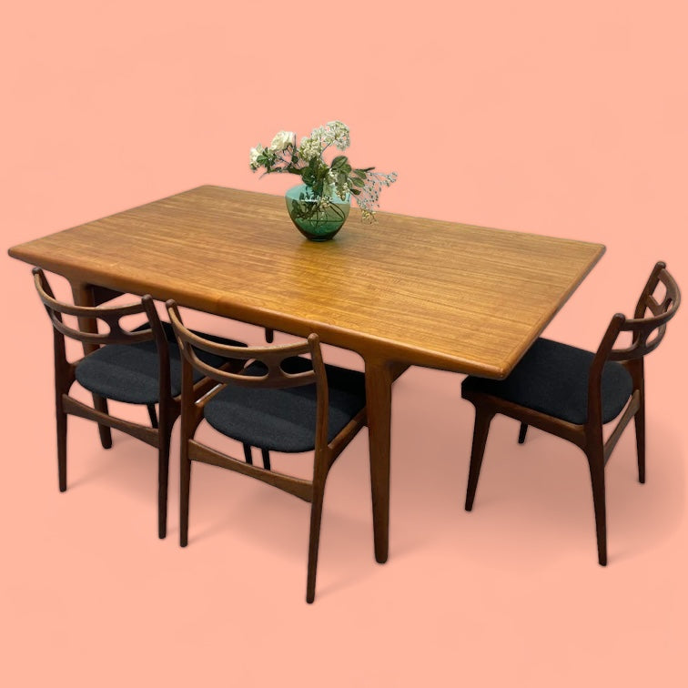 Johannes Anderson Dining Table Seats 10/12