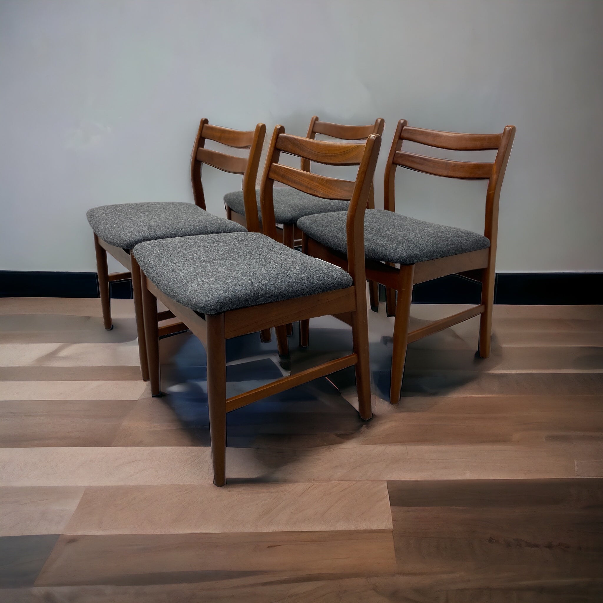 Room Set Midcentury Portwood Dining Chairs Grey Wool