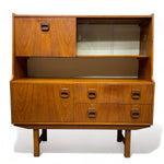 Load image into Gallery viewer, fRONT oF Vintage English Highboard 1970&#39;s
