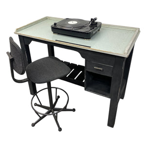 formica desk