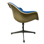 Load image into Gallery viewer, Fibreglass Herman Miller Eames Shell Chair
