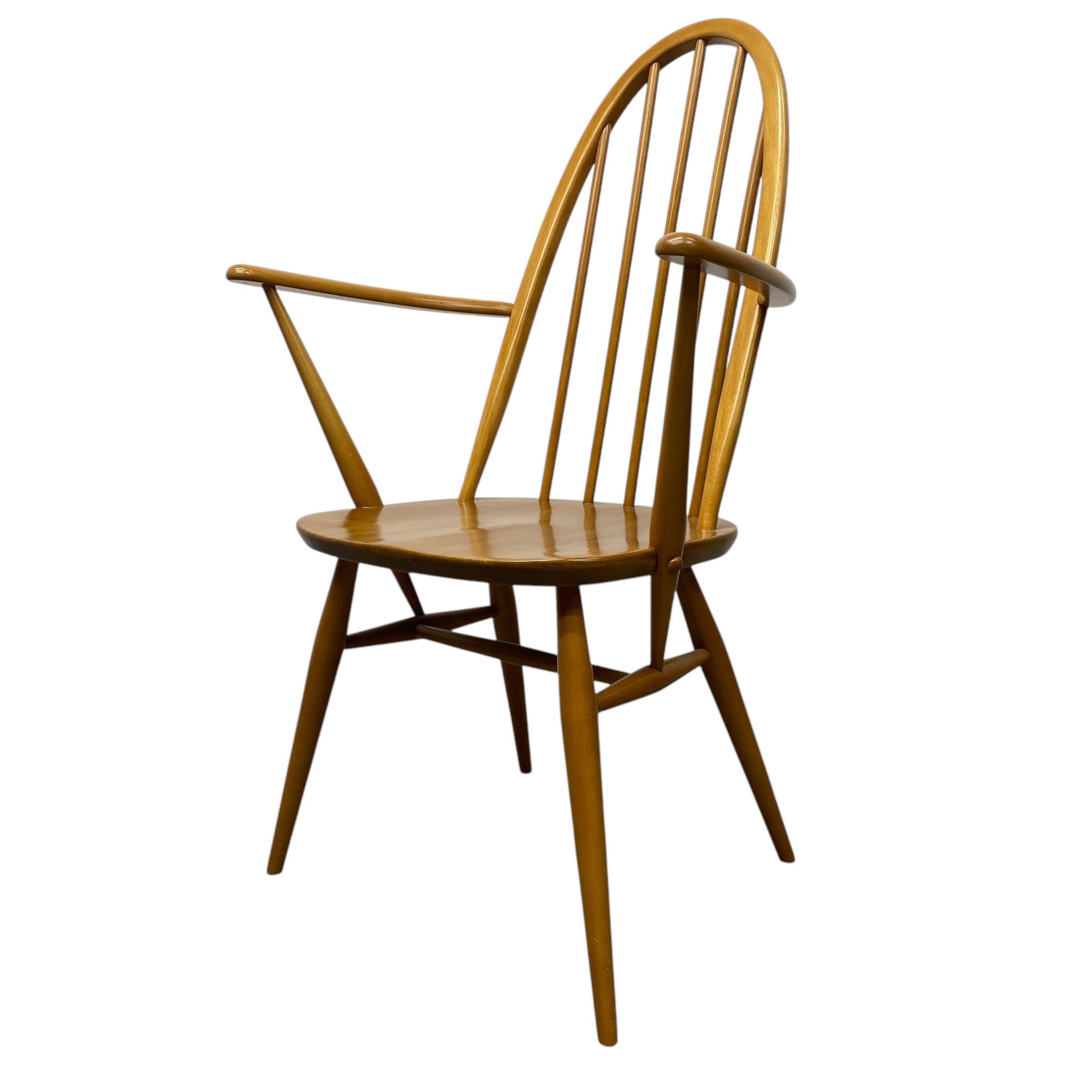 Quaker Arched Back Carver 