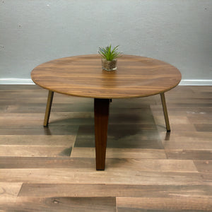 Room Set Midcentury Style Coffee Table Walnut
