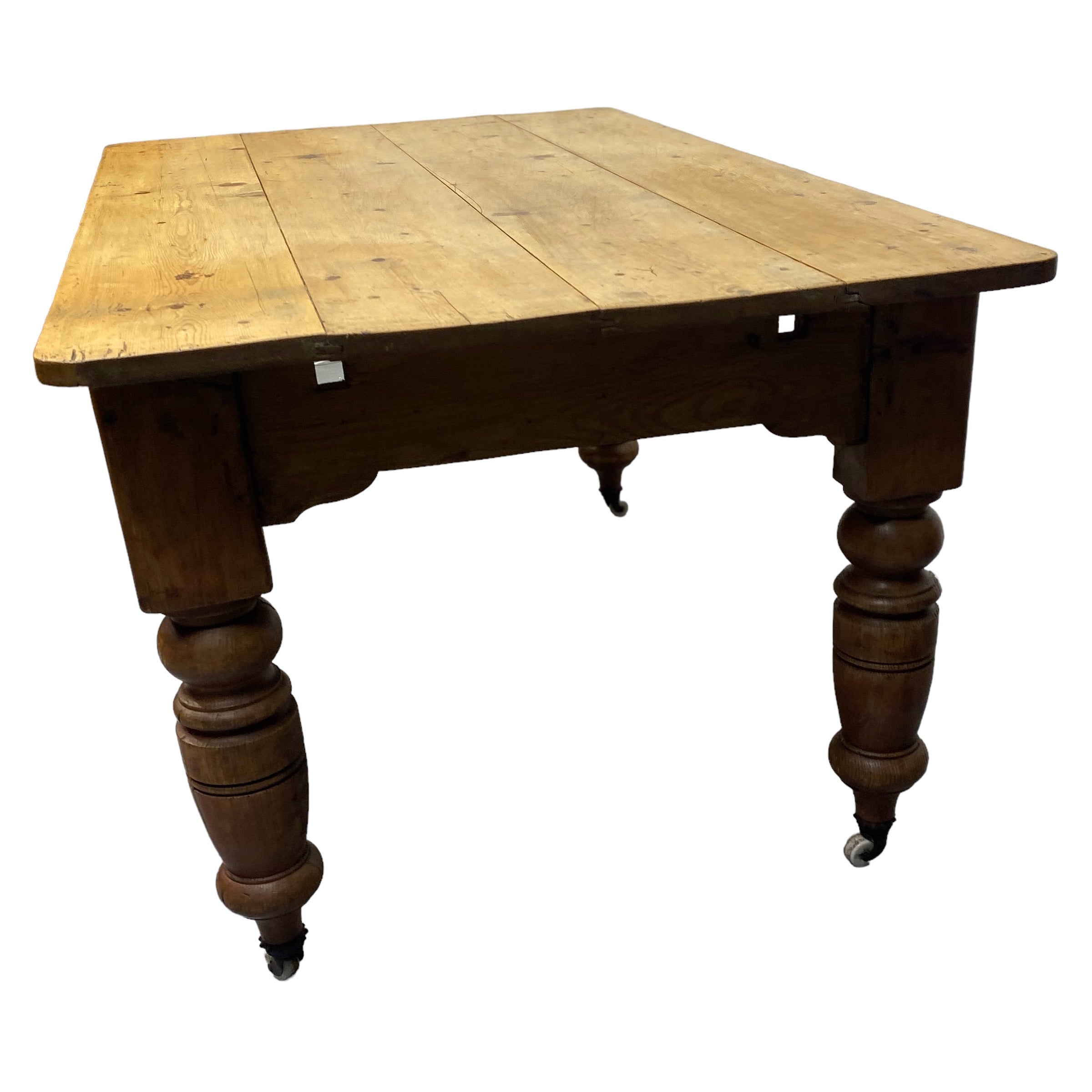 silouette Victorian Farmhouse Dining Table
