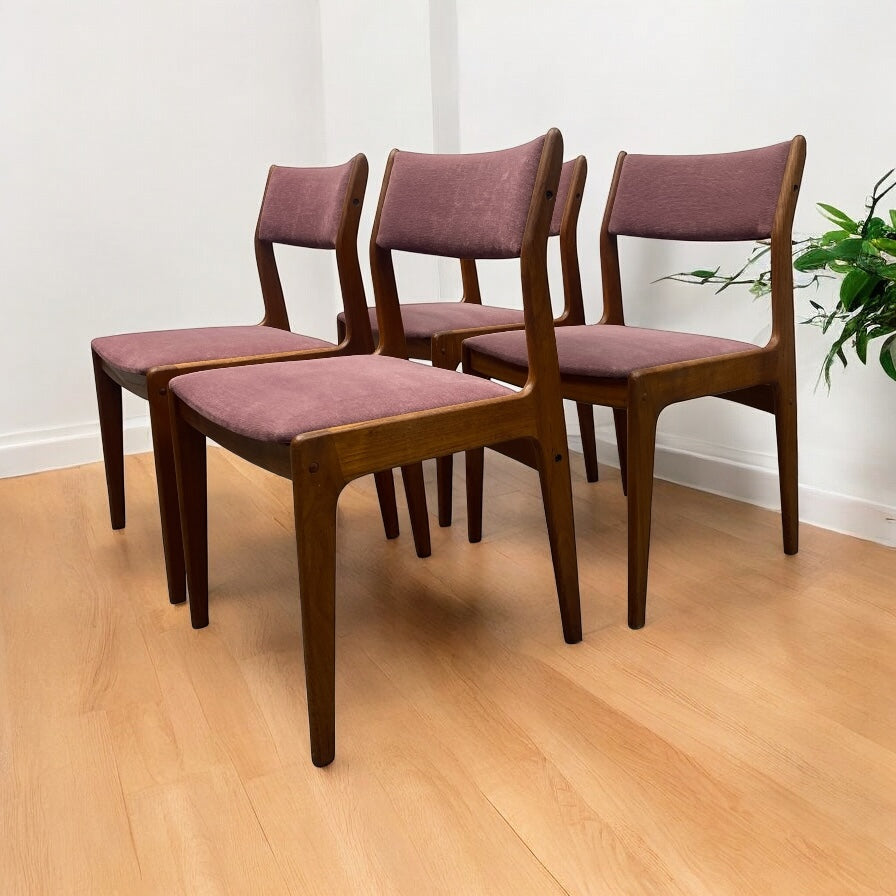 Room Set Danish Dining Chairs D-SCAN 1970s