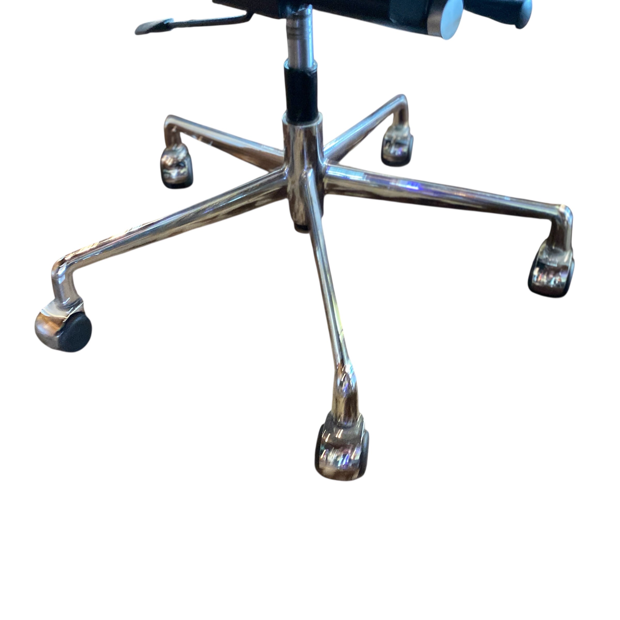 Details of the chrome shelled castors