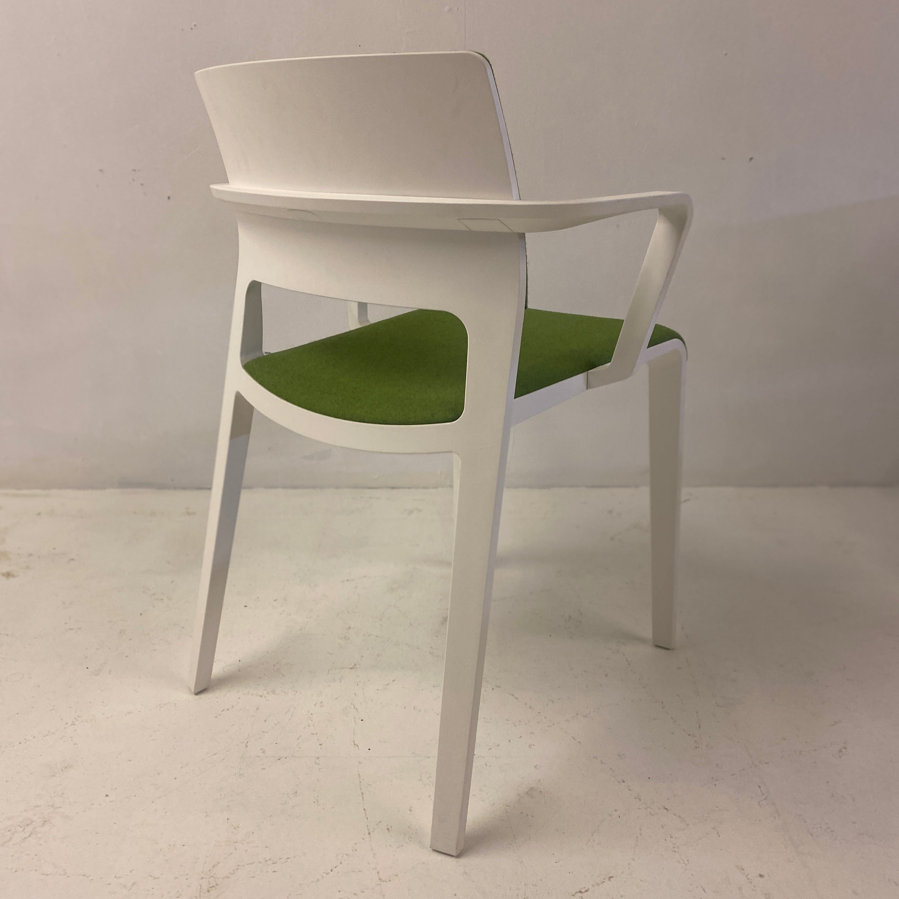 White Contemporary Chair White Green