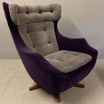 Load image into Gallery viewer, Parker Knoll Statesman Swivel Chair 2
