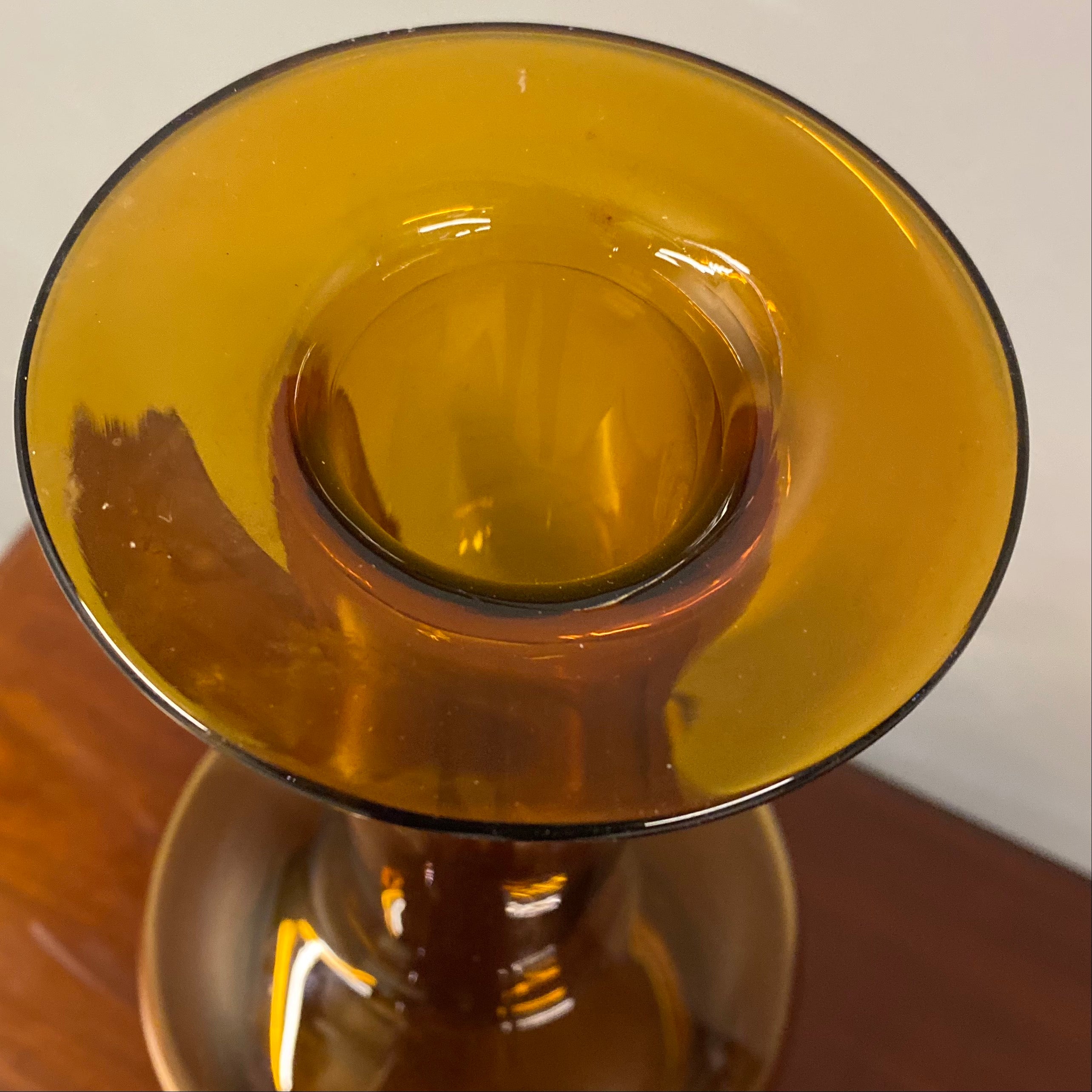 Amber Vase Top