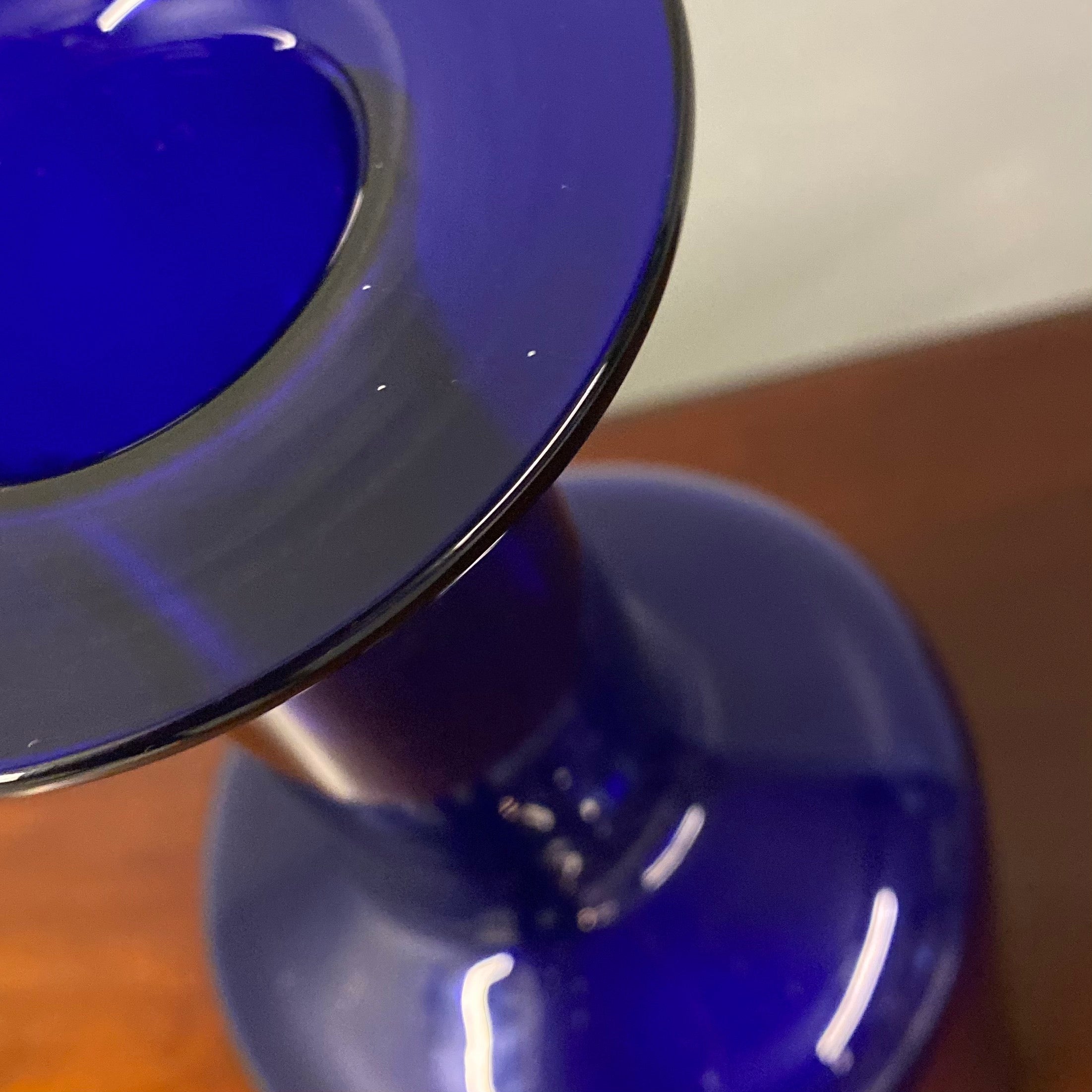 Blue vase Top
