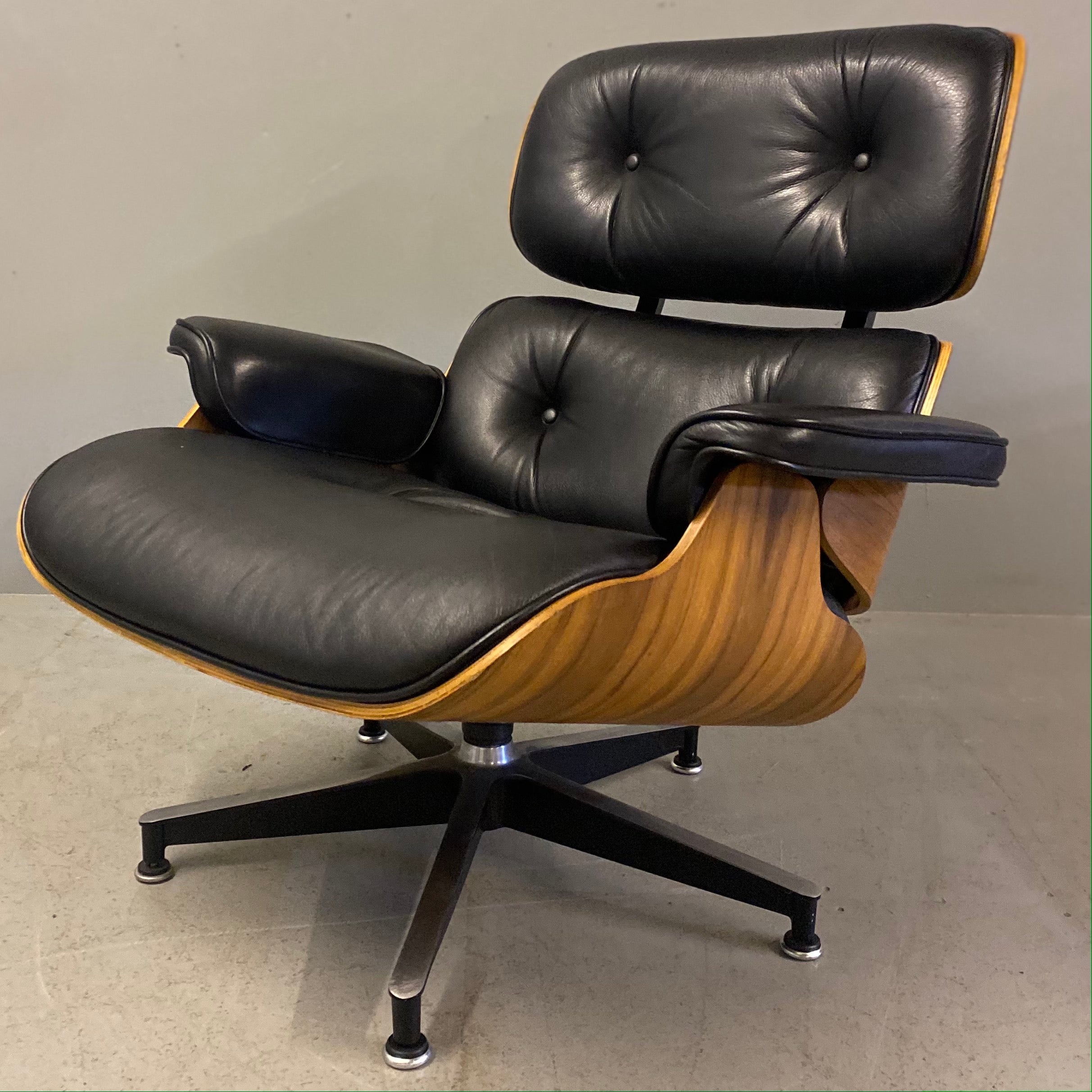 Original Eames Chair 1990s