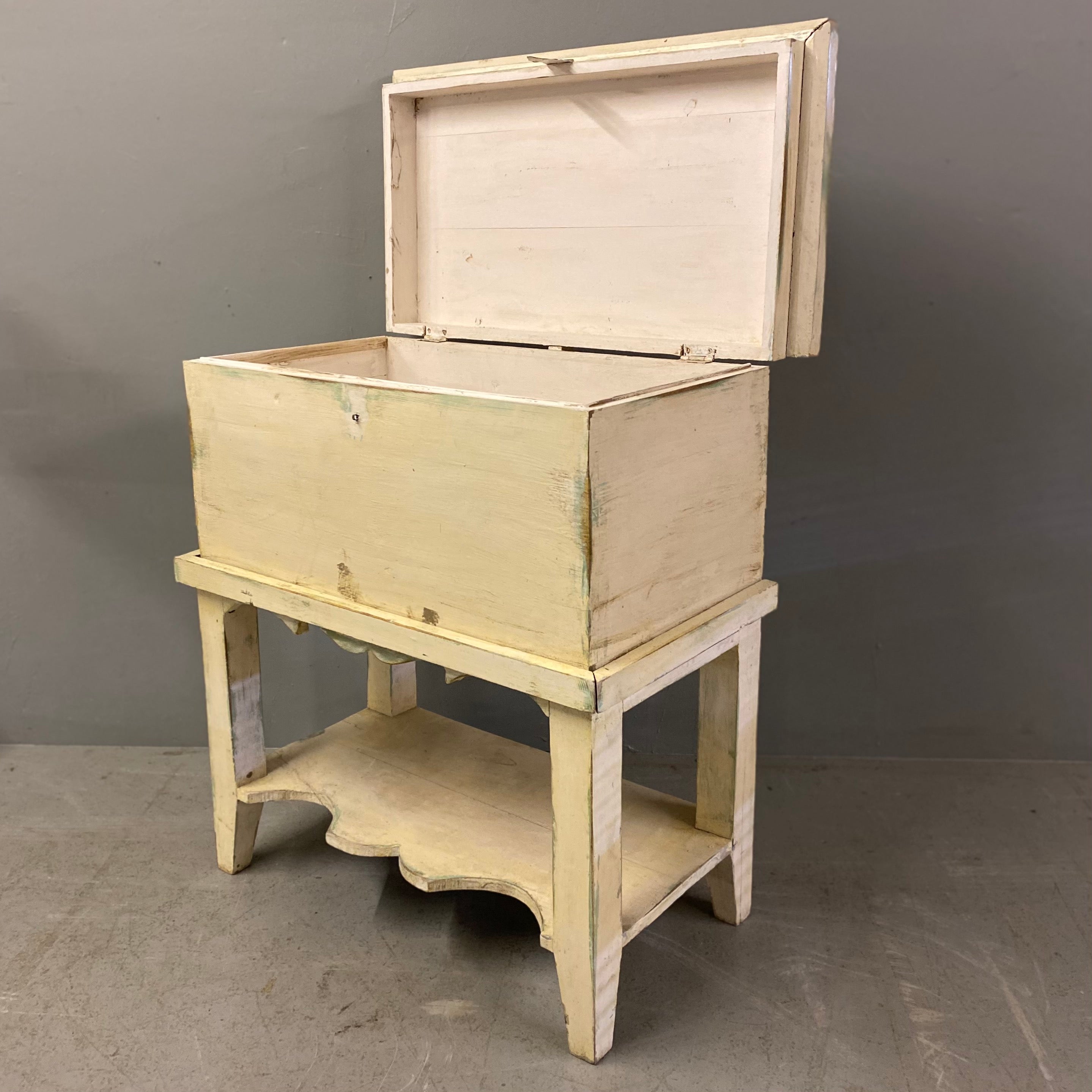 Hungarian Blanket Box