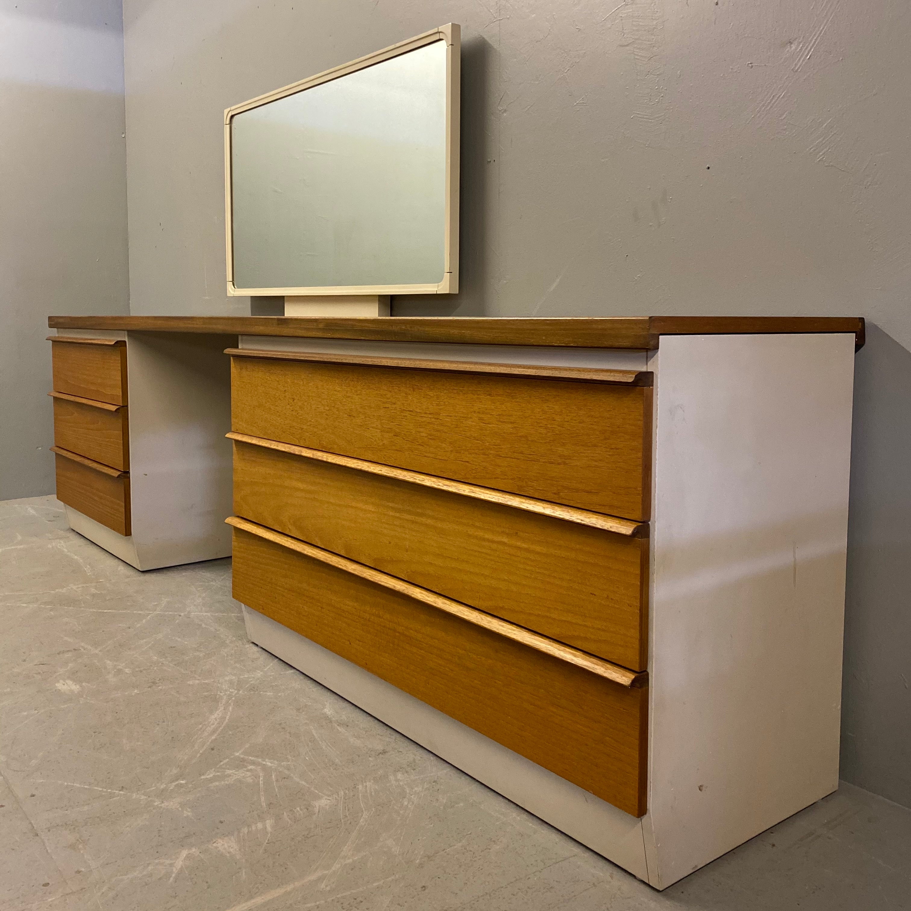 Dressing Table And Mirror