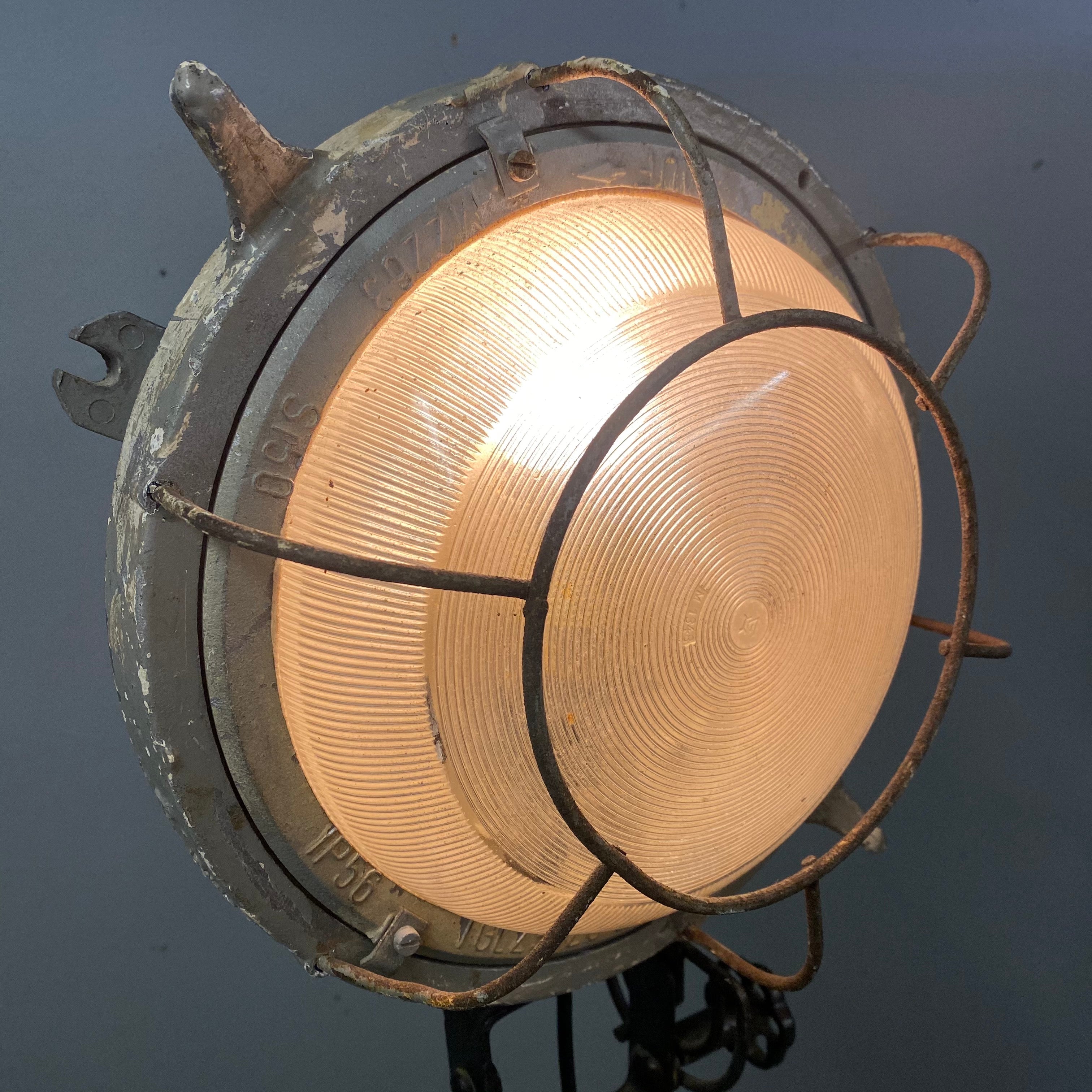Industrial Lamp Head