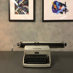 Load image into Gallery viewer, Remington vintage typewriter
